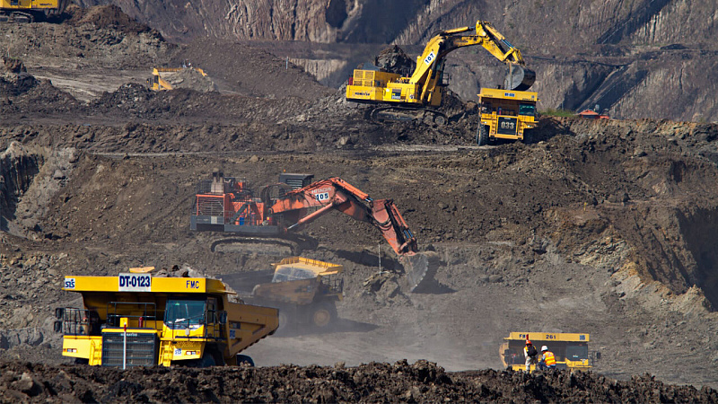 Monitoring the technical condition of mining dump trucks and excavators